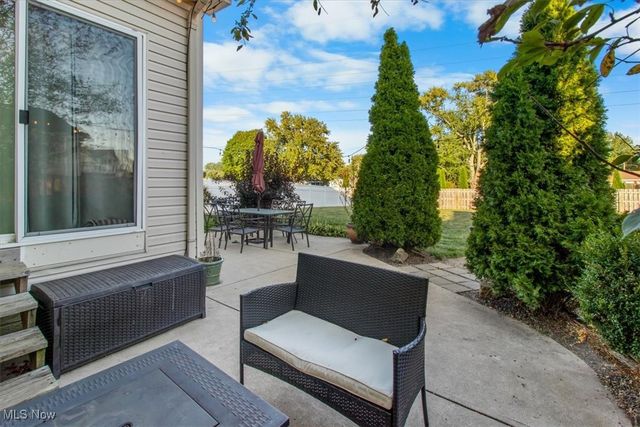 132 Stonefield Drive, Berea, OH 44017