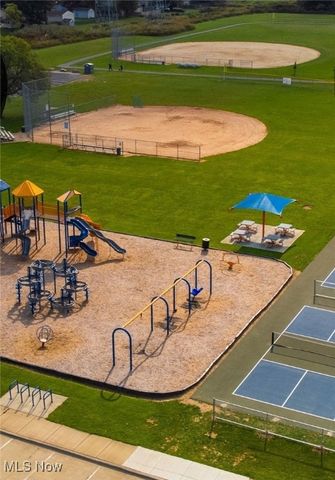 132 Stonefield Drive, Berea, OH 44017