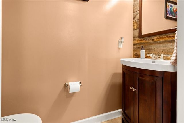 132 Stonefield Drive, Berea, OH 44017