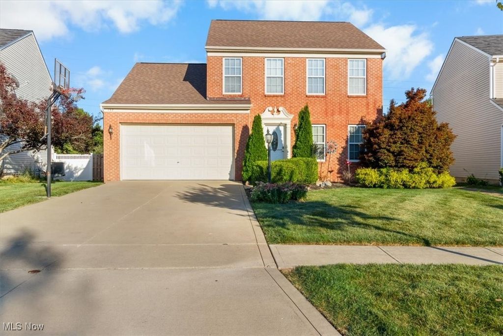 132 Stonefield Drive, Berea, OH 44017