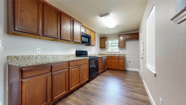 615 Royal Crest Drive, Mesquite, TX 75149