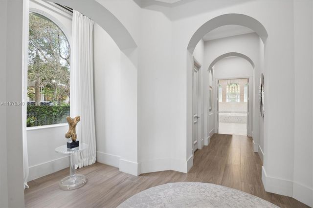 12922 Grand Oaks Dr, Davie, FL 33330