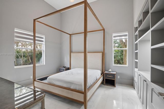 12922 Grand Oaks Dr, Davie, FL 33330