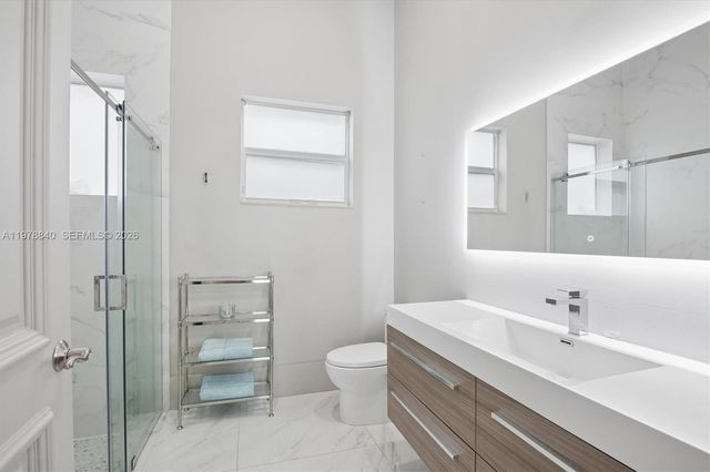 12922 Grand Oaks Dr, Davie, FL 33330