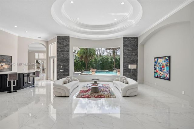 12922 Grand Oaks Dr, Davie, FL 33330