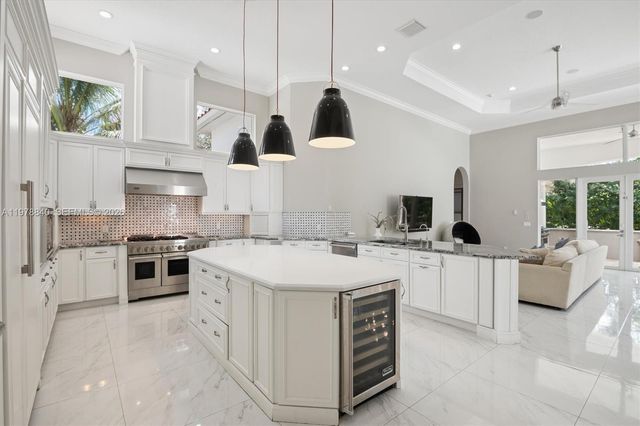 12922 Grand Oaks Dr, Davie, FL 33330