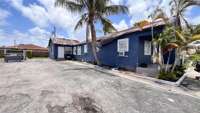 1000 W Lakewood Road 6, West Palm Beach, FL 33405
