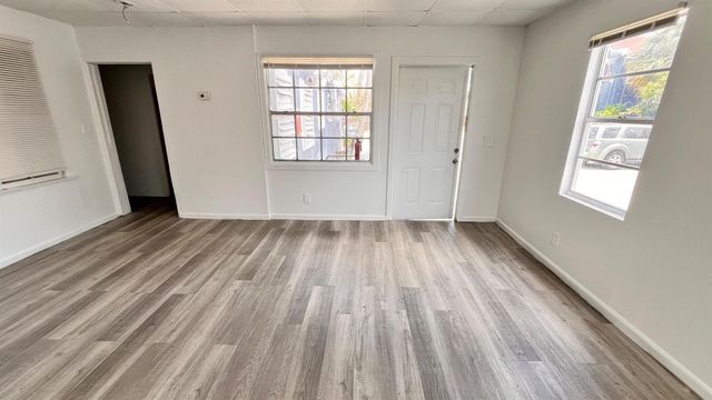 1000 W Lakewood Road 6, West Palm Beach, FL 33405