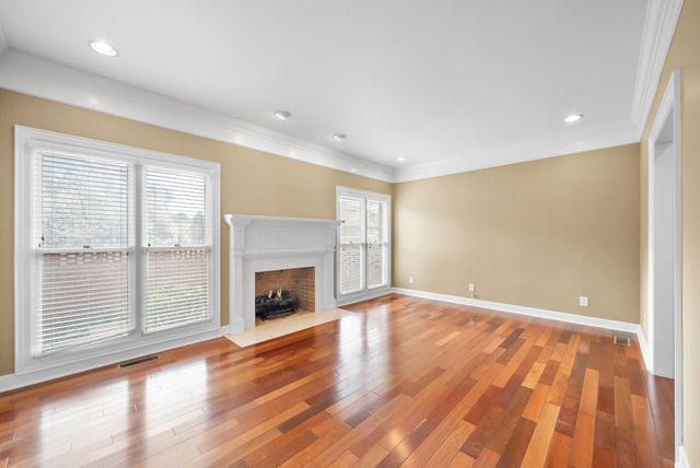 358 Peartree Dr, Clarksville, TN 37043