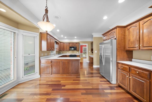 358 Peartree Dr, Clarksville, TN 37043