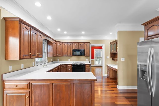 358 Peartree Dr, Clarksville, TN 37043