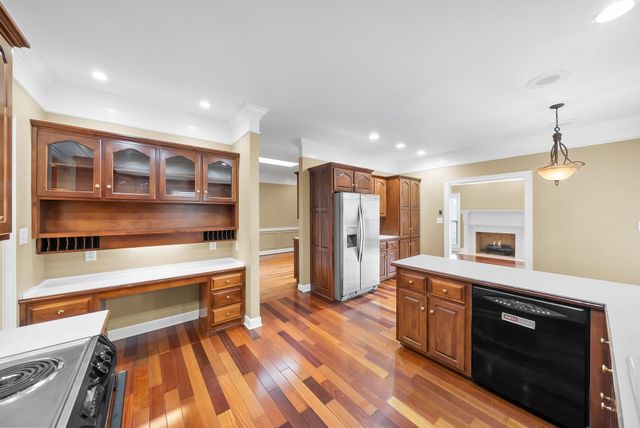 358 Peartree Dr, Clarksville, TN 37043