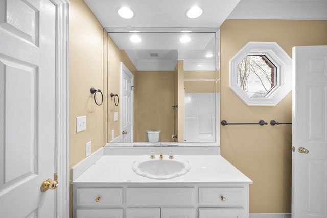 358 Peartree Dr, Clarksville, TN 37043