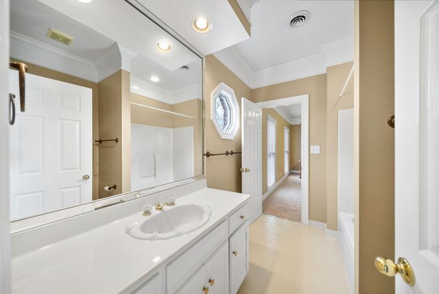 358 Peartree Dr, Clarksville, TN 37043