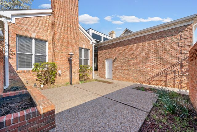 358 Peartree Dr, Clarksville, TN 37043