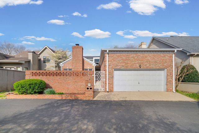 358 Peartree Dr, Clarksville, TN 37043