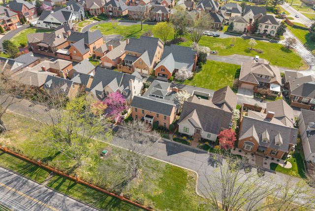 358 Peartree Dr, Clarksville, TN 37043