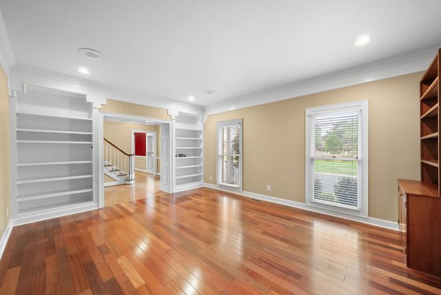 358 Peartree Dr, Clarksville, TN 37043