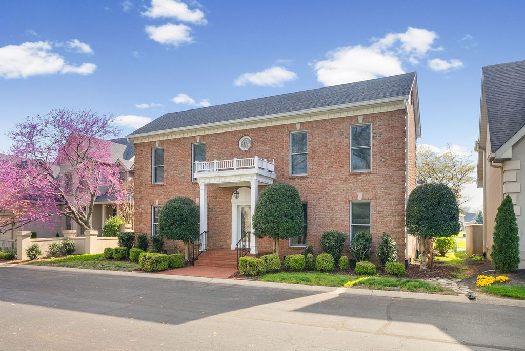 358 Peartree Dr, Clarksville, TN 37043