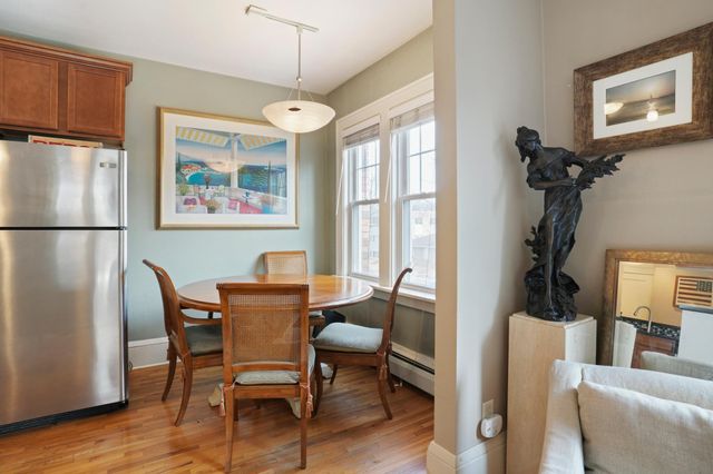 3520 Emerson Avenue S 202, Minneapolis, MN 55408