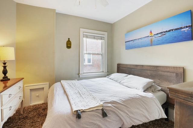 3520 Emerson Avenue S 202, Minneapolis, MN 55408