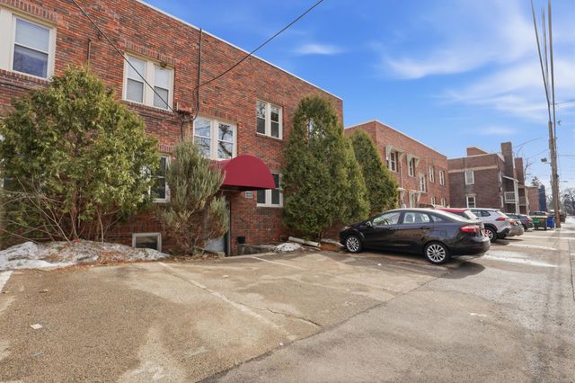 3520 Emerson Avenue S 202, Minneapolis, MN 55408