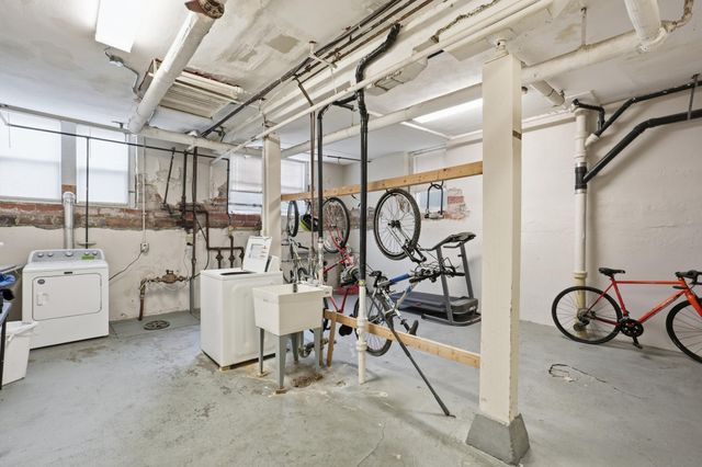 3520 Emerson Avenue S 202, Minneapolis, MN 55408