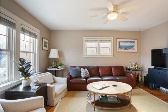 3520 Emerson Avenue S 202, Minneapolis, MN 55408