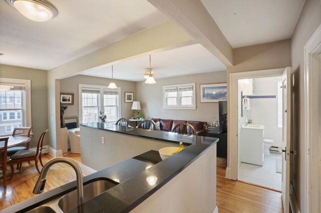 3520 Emerson Avenue S 202, Minneapolis, MN 55408