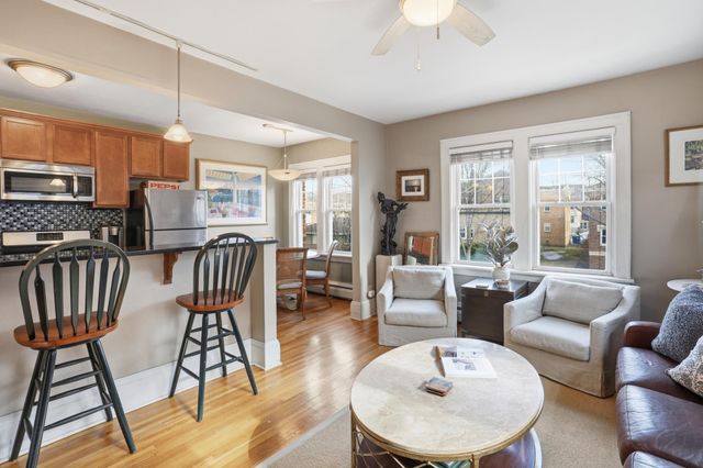 3520 Emerson Avenue S 202, Minneapolis, MN 55408