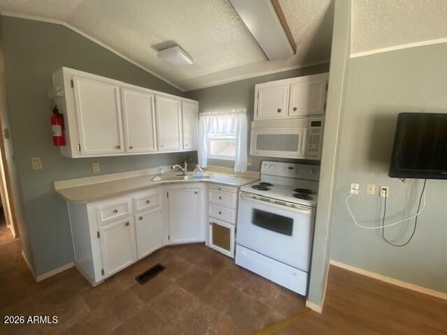 1060 S SENECA Drive 60, Apache Junction, AZ 85119