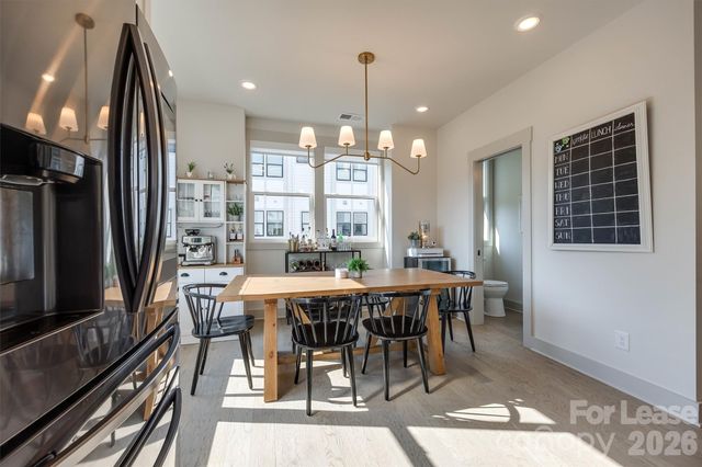 2319 Wesley Village Road, Charlotte, NC 28208