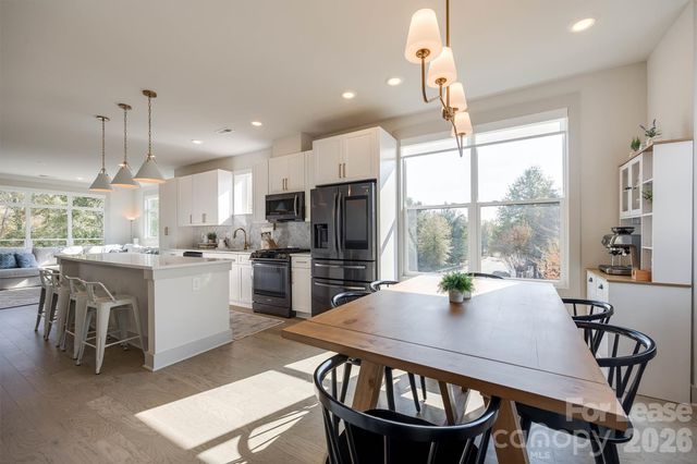 2319 Wesley Village Road, Charlotte, NC 28208