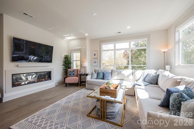 2319 Wesley Village Road, Charlotte, NC 28208
