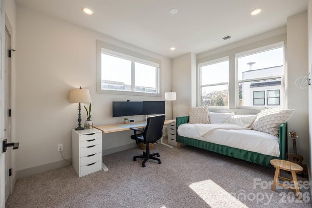 2319 Wesley Village Road, Charlotte, NC 28208