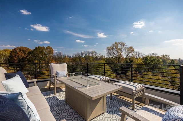 2319 Wesley Village Road, Charlotte, NC 28208