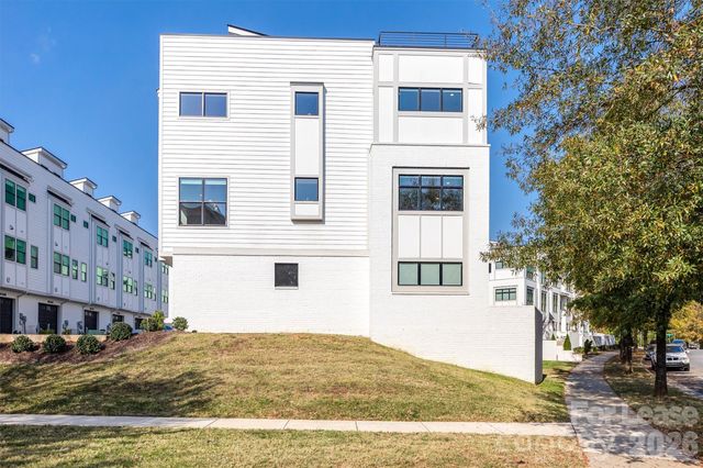 2319 Wesley Village Road, Charlotte, NC 28208