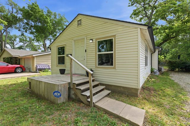1832 S Bonn, Wichita, KS 67213