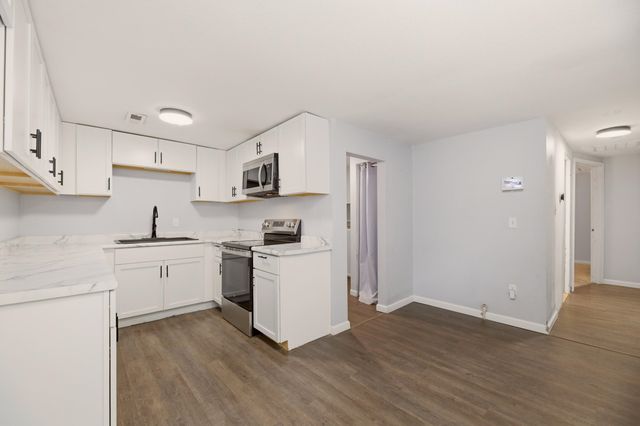 1832 S Bonn, Wichita, KS 67213
