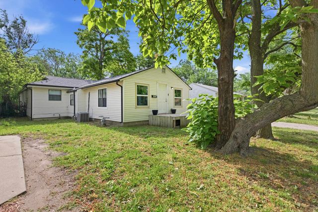 1832 S Bonn, Wichita, KS 67213