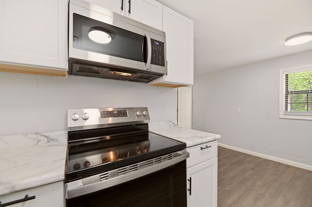 1832 S Bonn, Wichita, KS 67213