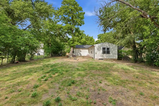 1832 S Bonn, Wichita, KS 67213