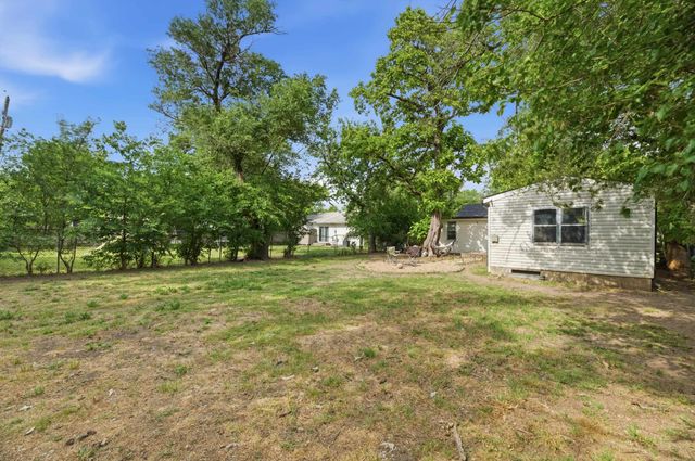 1832 S Bonn, Wichita, KS 67213