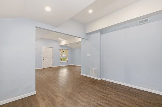 1832 S Bonn, Wichita, KS 67213