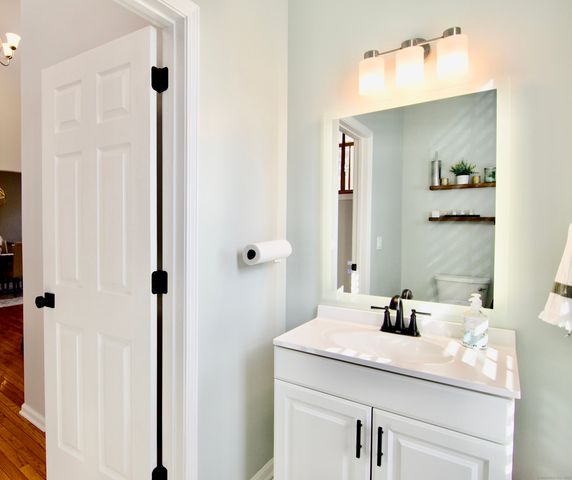 172 Hillandale Boulevard, Torrington, CT 06790