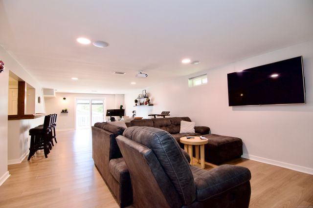 172 Hillandale Boulevard, Torrington, CT 06790