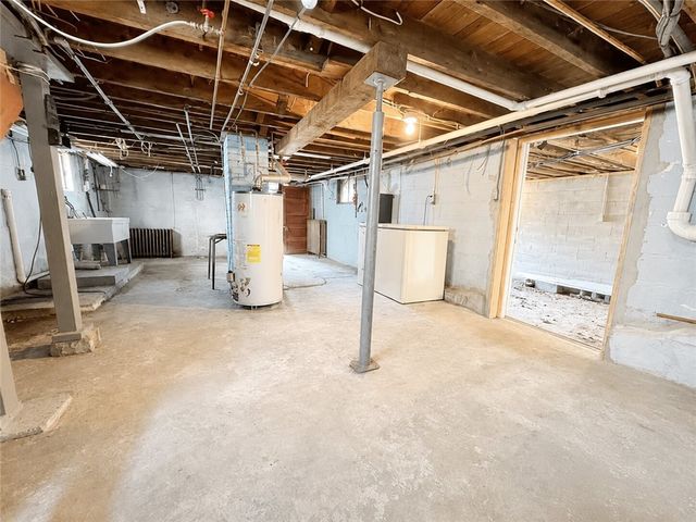 416 Grant St, Centerville, PA 15358