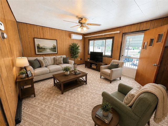 416 Grant St, Centerville, PA 15358