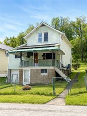 416 Grant St, Centerville, PA 15358