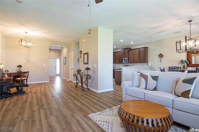 2527 Blackburn CIR, Cape Coral, FL 33991